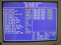 ��� �������� BIOS FEATURES SETUP ��� AWARD